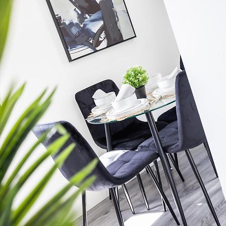 Block Of Apartments In Croydon ,Long Stays , Weekly & Monthly Offers , Contractors , Relocations , Leisure & Family Stays Exterior foto
